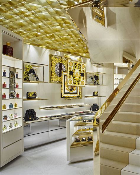 Versace opens new store in Hawaii – CPP